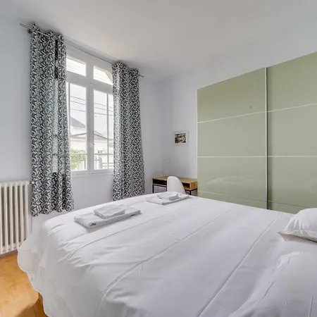 Jolie Maison Au Bouscat Avec Jardin